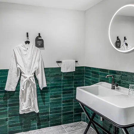 Maisons Du Monde & - La Rochelle Vieux Port Szálloda 3*